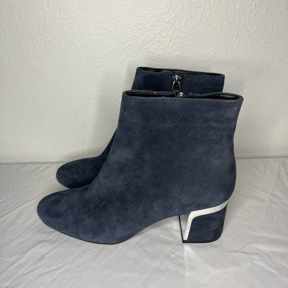 DKNY Navy Blue Suede Leather Ankle Boots Silver Block Heel Women’s 7.5M - Picture 5 of 9